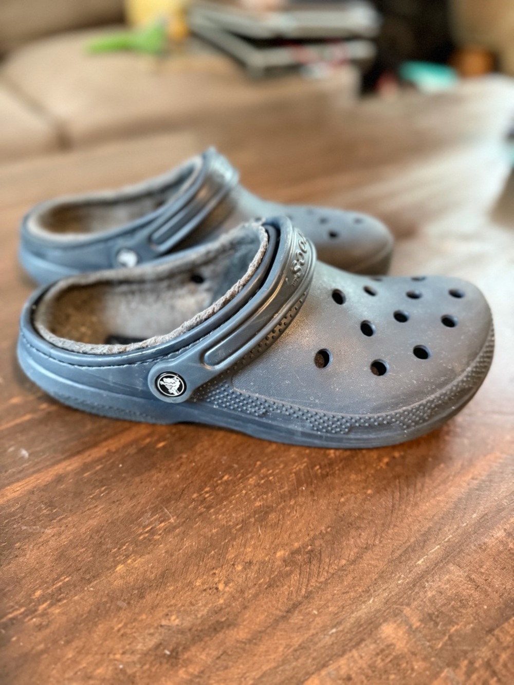 CROCS UniSex Navy Blue Slip-On Loafers 8M or 10W